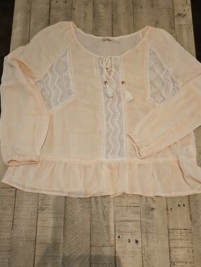 Light Peach Lace Panel Peasant Blouse with Tassel Tie 🌸 Like New 🌸